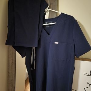 Women's Figs Scrub Set